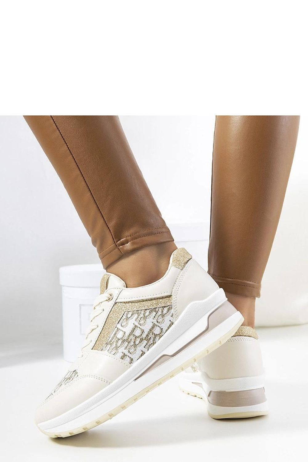 Sneakers model 208046 Solea