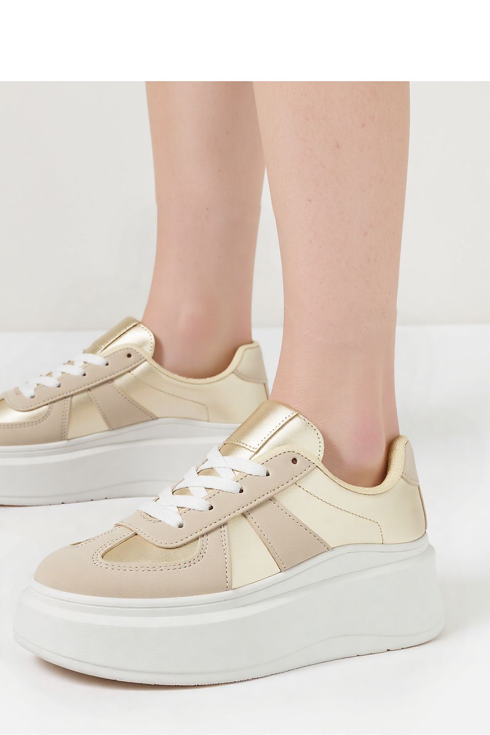 Sportschuhe model 210330 Inello