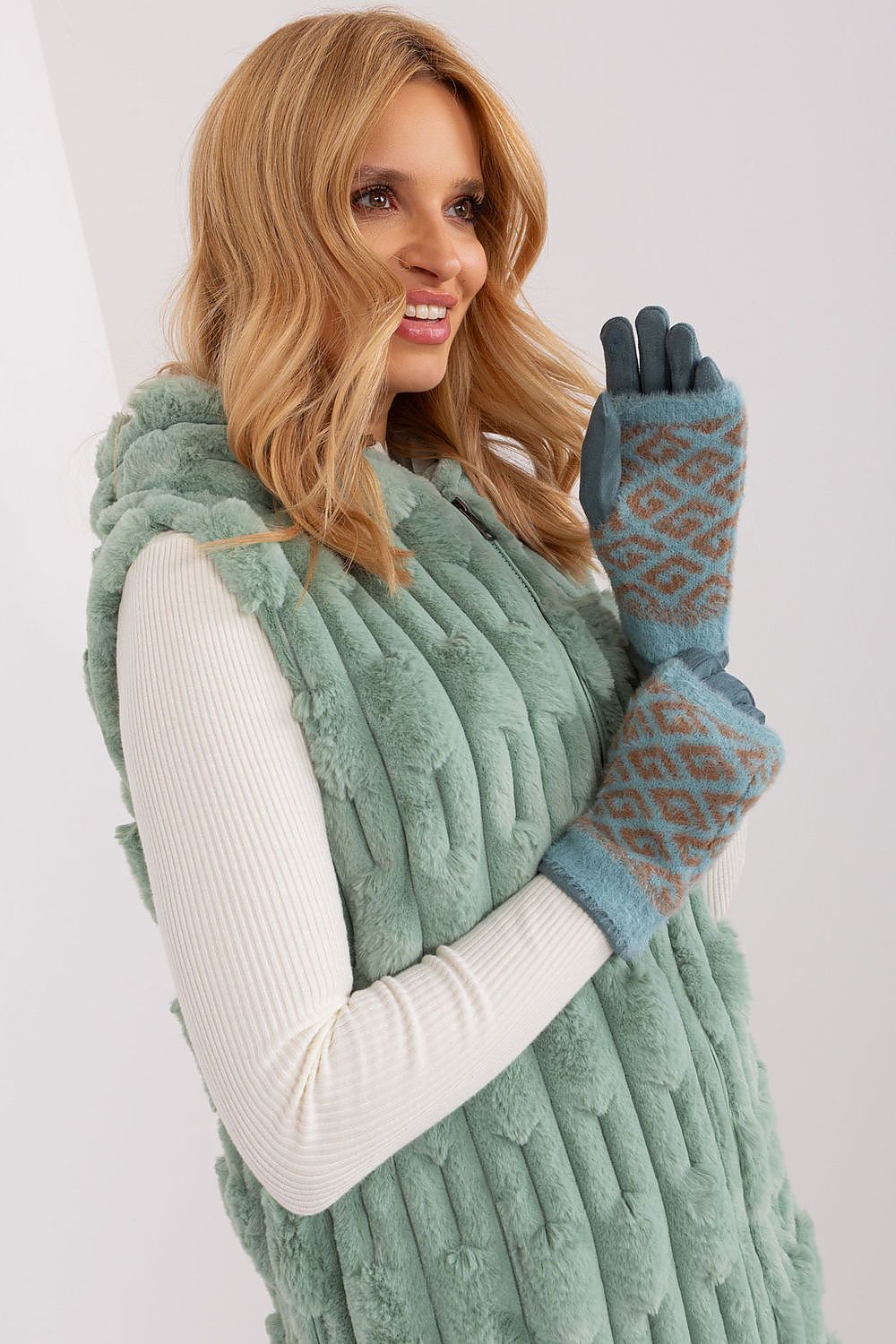  Handschuhe model 190821 Wool Fashion Italia 